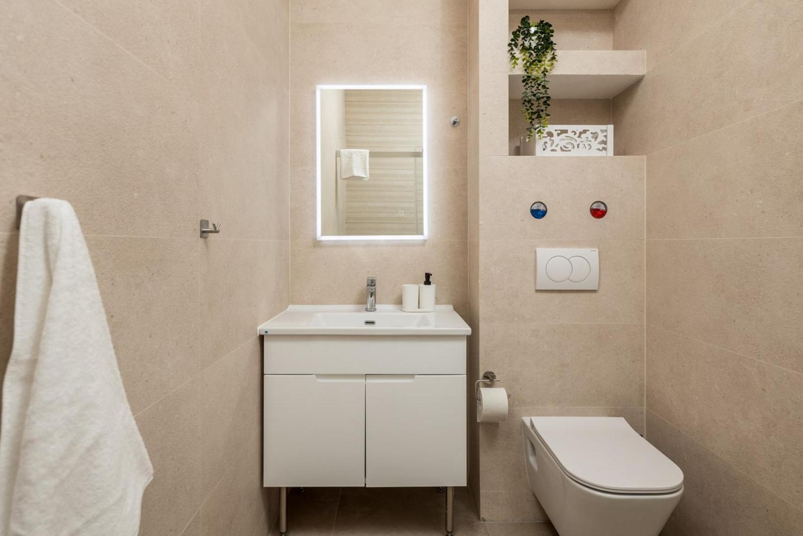 Apartments Jadranka Omisalj ภายนอก รูปภาพ