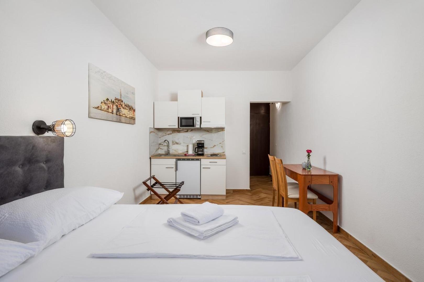 Apartments Jadranka Omisalj ภายนอก รูปภาพ